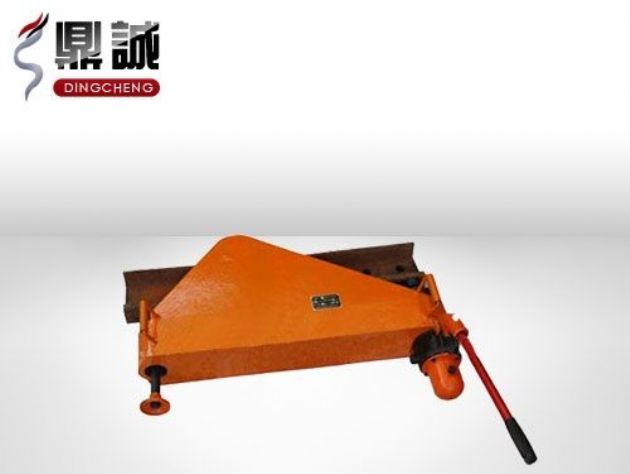 點擊查看詳細(xì)信息<br>標(biāo)題：垂直液壓彎軌機 閱讀次數(shù)：4220