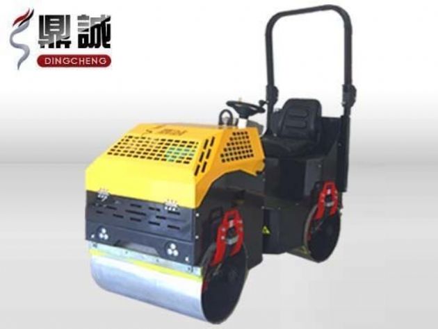 點(diǎn)擊查看詳細(xì)信息<br>標(biāo)題：1噸全液壓振動(dòng)壓路機(jī) 閱讀次數(shù)：13851